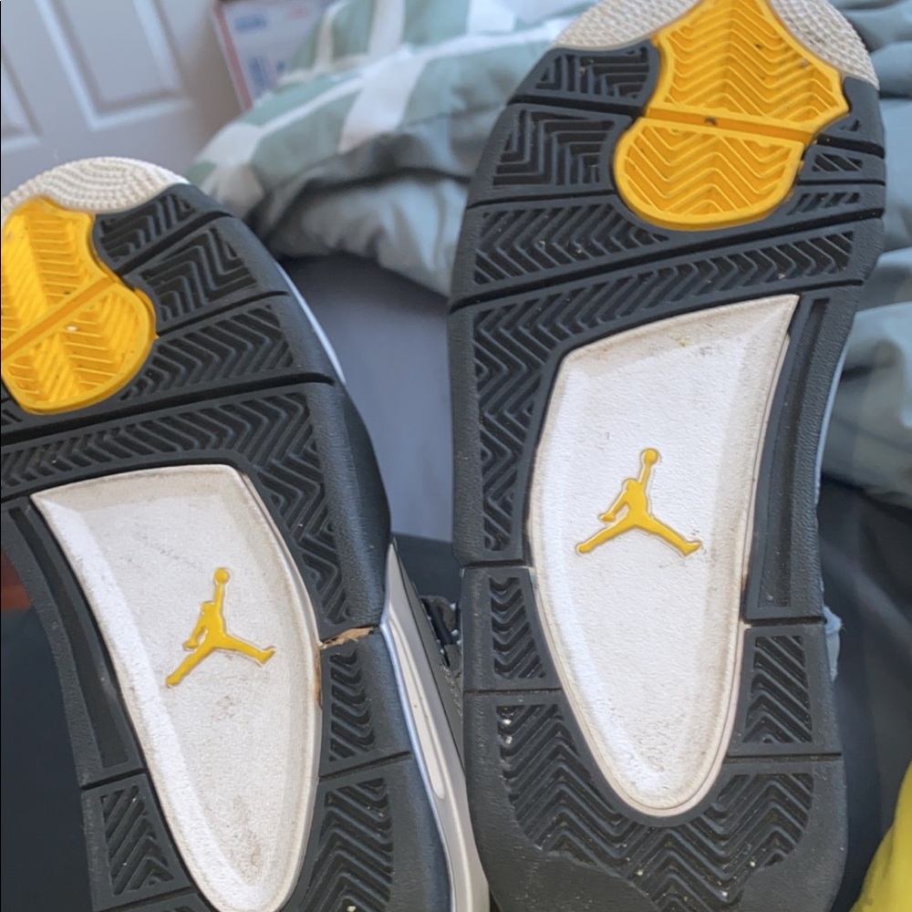 COOL GREY 4 SIZE 4Y - Picture 2 of 6